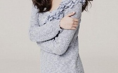 连乳贴都不带的车模